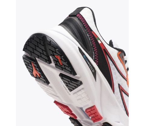 LØBESKO - KØB DIADORA MYTHOS BLUSHIELD VOLO 2