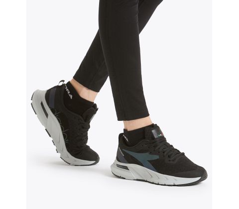 Løbesko damer - Diadora Mythos Blushield Volo Hip C0787