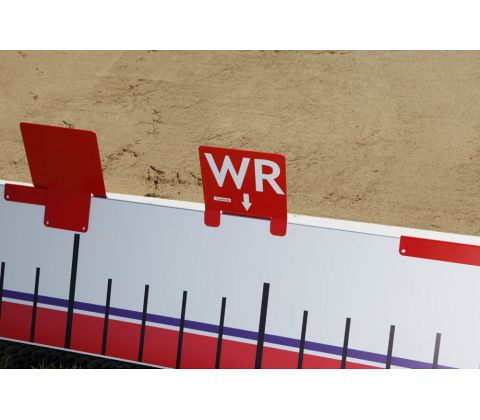 ADJUSTABLE ALUMINIUM DISTANCE INDICATOR WITH NUMBERS FROM 4 TO 18